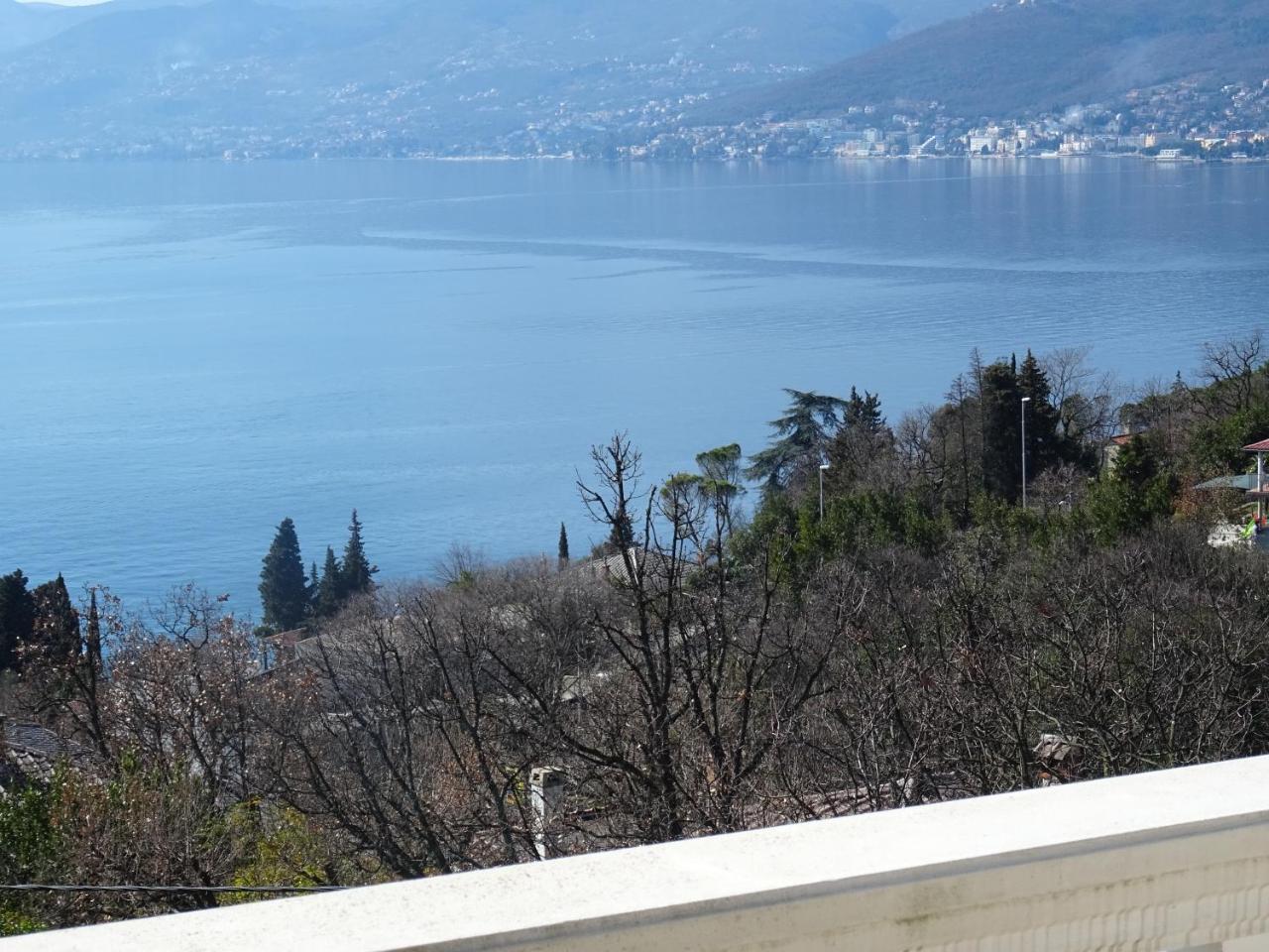 Appartement Lamia S Pogledom Na *